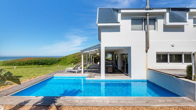 5-star-accommodation-cape-st-francis-resort-beach-break-sa 5-star-accommodation-cape-st-francis-resort-beach-break-sa