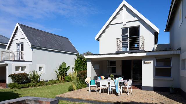 Club-break-family-room-45-exterior