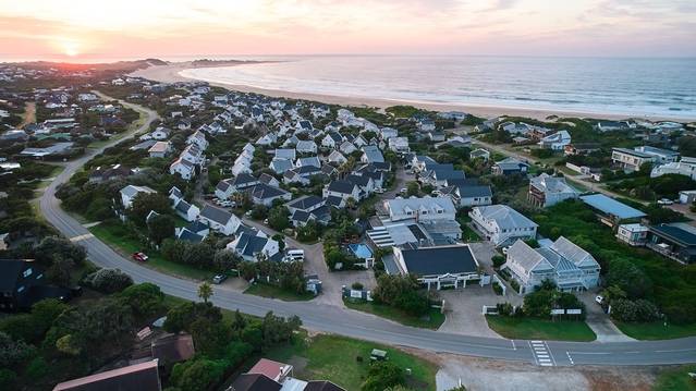 Cape-st-francis-resort-village-boarding-beach