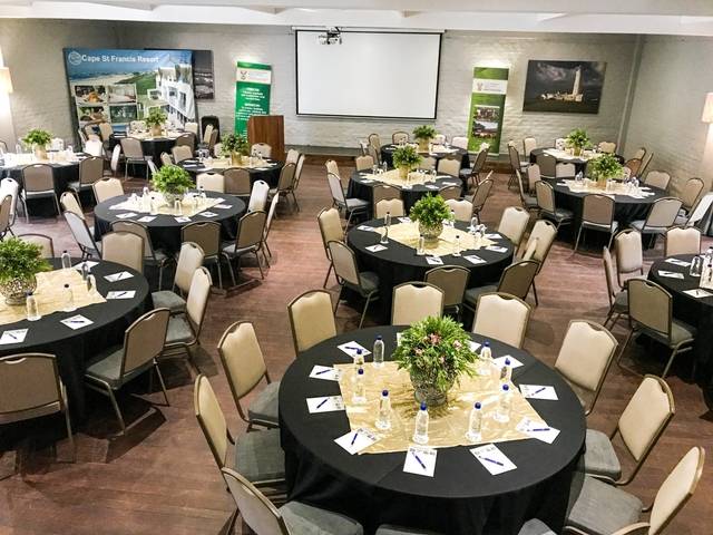 Conferencing-venue-large-capacity-cape-st-francis